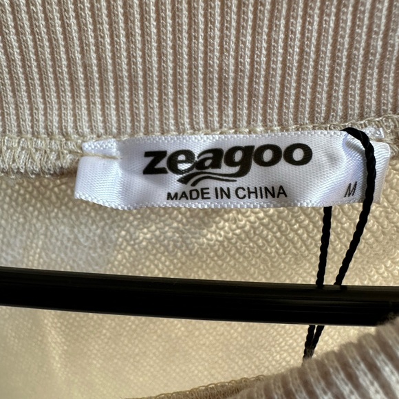 Zeagoo Beige Knit Sweater Size Medium - Picture 3 of 7